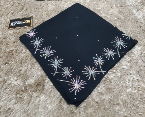 ผ้าคลุม Bawal Diamond เนื้อผ้านิ่ม อย่างดี ไม่เป็นขุ่ย ใช้เพชร Copy Swarovki เพชรแวว ผ้าคลุม Bawal Diamond เนื้อผ้านิ่ม อย่างดี ไม่เป็นขุ่ย ใช้เพชร Copy Swarovki เพชรแวว