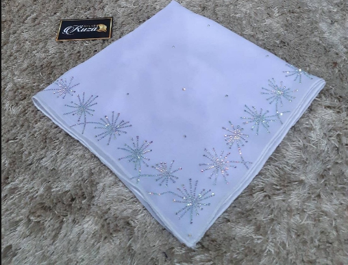 ผ้าคลุม Bawal Diamond เนื้อผ้านิ่ม อย่างดี ไม่เป็นขุ่ย ใช้เพชร Copy Swarovki เพชรแวว ผ้าคลุม Bawal Diamond เนื้อผ้านิ่ม อย่างดี ไม่เป็นขุ่ย ใช้เพชร Copy Swarovki เพชรแวว