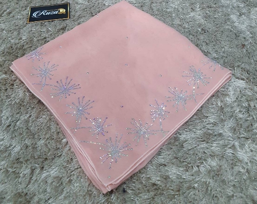 ผ้าคลุม Bawal Diamond เนื้อผ้านิ่ม อย่างดี ไม่เป็นขุ่ย ใช้เพชร Copy Swarovki เพชรแวว ผ้าคลุม Bawal Diamond เนื้อผ้านิ่ม อย่างดี ไม่เป็นขุ่ย ใช้เพชร Copy Swarovki เพชรแวว