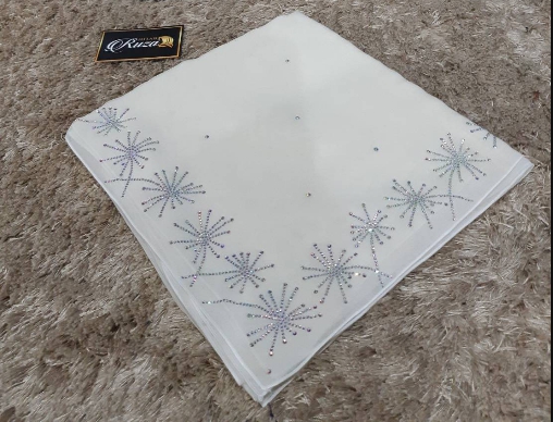 ผ้าคลุม Bawal Diamond เนื้อผ้านิ่ม อย่างดี ไม่เป็นขุ่ย ใช้เพชร Copy Swarovki เพชรแวว ผ้าคลุม Bawal Diamond เนื้อผ้านิ่ม อย่างดี ไม่เป็นขุ่ย ใช้เพชร Copy Swarovki เพชรแวว