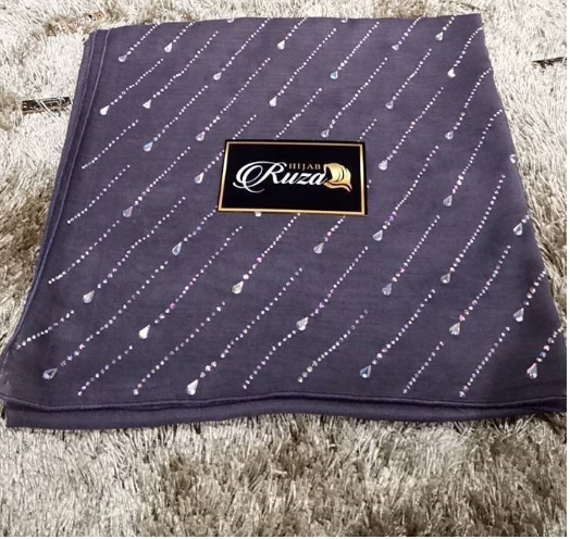 ผ้าคลุม Bawal Diamond เนื้อผ้านิ่ม อย่างดี ไม่เป็นขุ่ย ใช้เพชร Copy Swarovki เพชรแวว ผ้าคลุม Bawal Diamond เนื้อผ้านิ่ม อย่างดี ไม่เป็นขุ่ย ใช้เพชร Copy Swarovki เพชรแวว