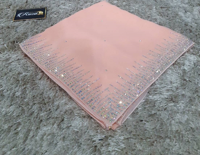 ผ้าคลุม Bawal Diamond เนื้อผ้านิ่ม อย่างดี ไม่เป็นขุ่ย ใช้เพชร Copy Swarovki เพชรแวว ผ้าคลุม Bawal Diamond เนื้อผ้านิ่ม อย่างดี ไม่เป็นขุ่ย ใช้เพชร Copy Swarovki เพชรแวว