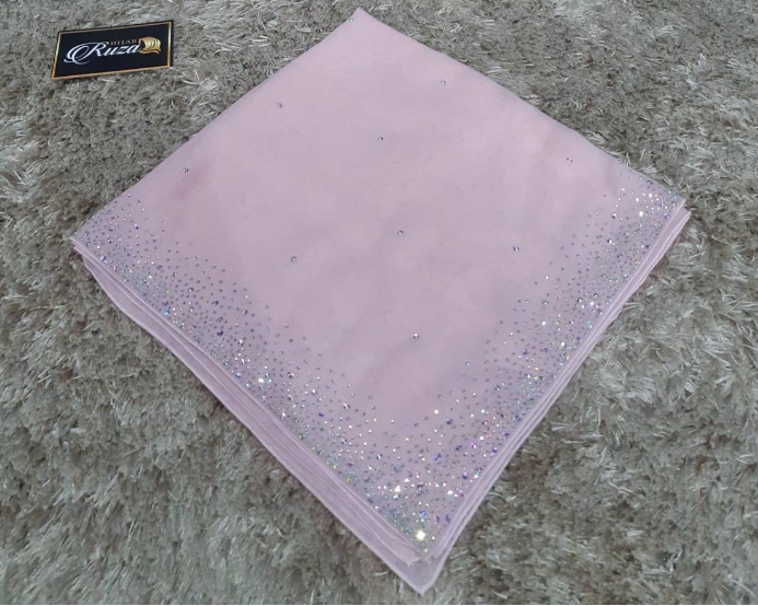 ผ้าคลุม Bawal Diamond เนื้อผ้านิ่ม อย่างดี ไม่เป็นขุ่ย ใช้เพชร Copy Swarovki เพชรแวว ผ้าคลุม Bawal Diamond เนื้อผ้านิ่ม อย่างดี ไม่เป็นขุ่ย ใช้เพชร Copy Swarovki เพชรแวว