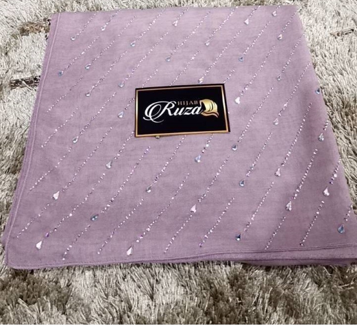 ผ้าคลุม Bawal Diamond เนื้อผ้านิ่ม อย่างดี ไม่เป็นขุ่ย ใช้เพชร Copy Swarovki เพชรแวว ผ้าคลุม Bawal Diamond เนื้อผ้านิ่ม อย่างดี ไม่เป็นขุ่ย ใช้เพชร Copy Swarovki เพชรแวว