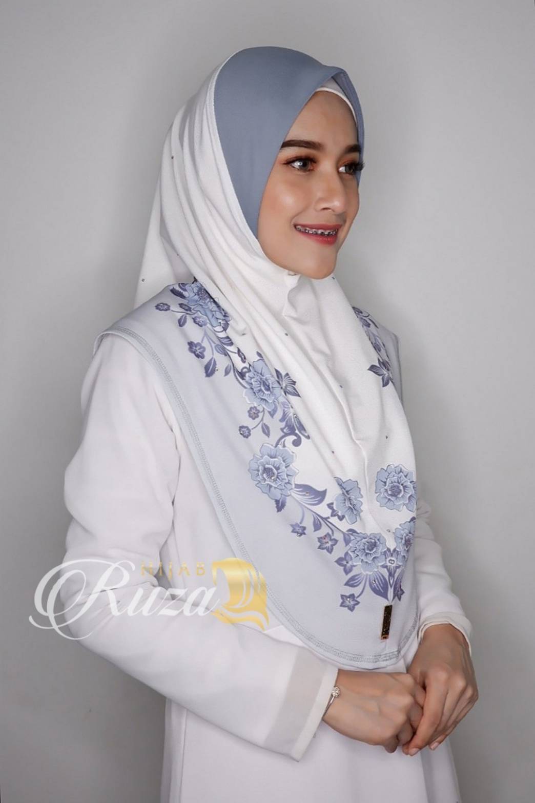 hijab ฮีญาบสวมสำเร็จผ้าลายในตัว เนื้อผ้า moss crepe ทรงหน้า scuba hijab ฮีญาบสวมสำเร็จผ้าลายในตัว เนื้อผ้า moss crepe ทรงหน้า scuba