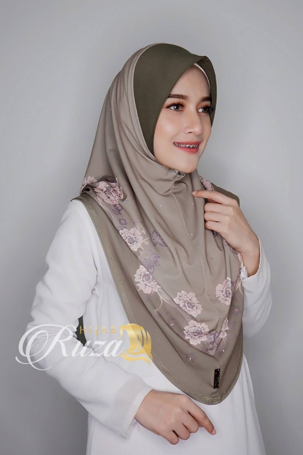 hijab ฮีญาบสวมสำเร็จผ้าลายในตัว เนื้อผ้า moss crepe ทรงหน้า scuba hijab ฮีญาบสวมสำเร็จผ้าลายในตัว เนื้อผ้า moss crepe ทรงหน้า scuba