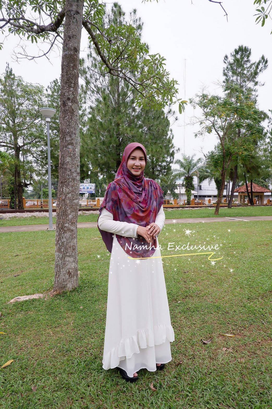 ผ้าคลุมงานแบรนด์ Numha รุ่นจีบไหล่ลาย เนื้อผ้า Moss crepe ทรงหน้า scuba มีคาง ขนาดไซส์ประมาณ xl ผ้าคลุมงานแบรนด์ Numha รุ่นจีบไหล่ลาย เนื้อผ้า Moss crepe ทรงหน้า scuba มีคาง ขนาดไซส์ประมาณ xl