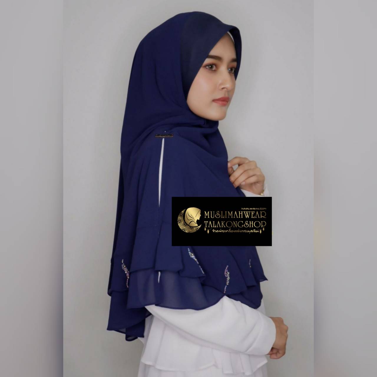 ฮิญาบ hijab สวมสำเร็จ งานแบรนด์แท้นำเข้า khimar ทรงหน้า สคูบา ใช้เพชร ชีฟองสองชั้น แต่งระบาย พร้อมติดเพชร ฮิญาบ hijab สวมสำเร็จ งานแบรนด์แท้นำเข้า khimar ทรงหน้า สคูบา ใช้เพชร ชีฟองสองชั้น แต่งระบาย พร้อมติดเพชร