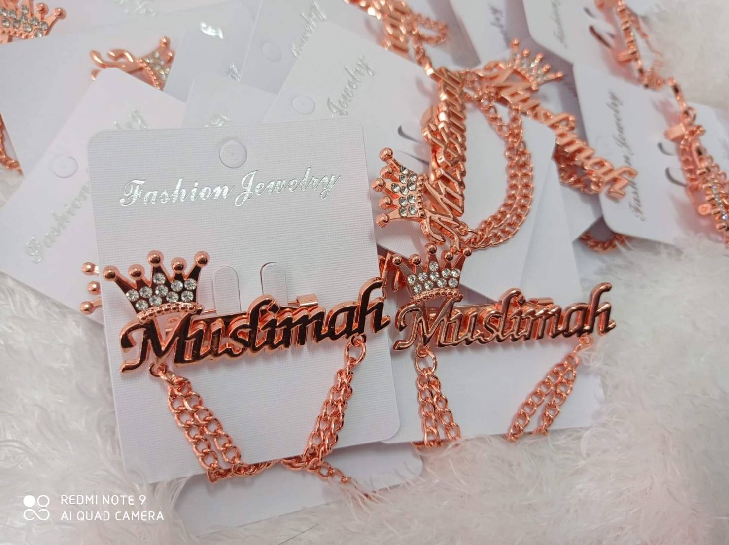 เข็มกลัด Muslimah & Alhamdulillah เข็มกลัด Muslimah & Alhamdulillah