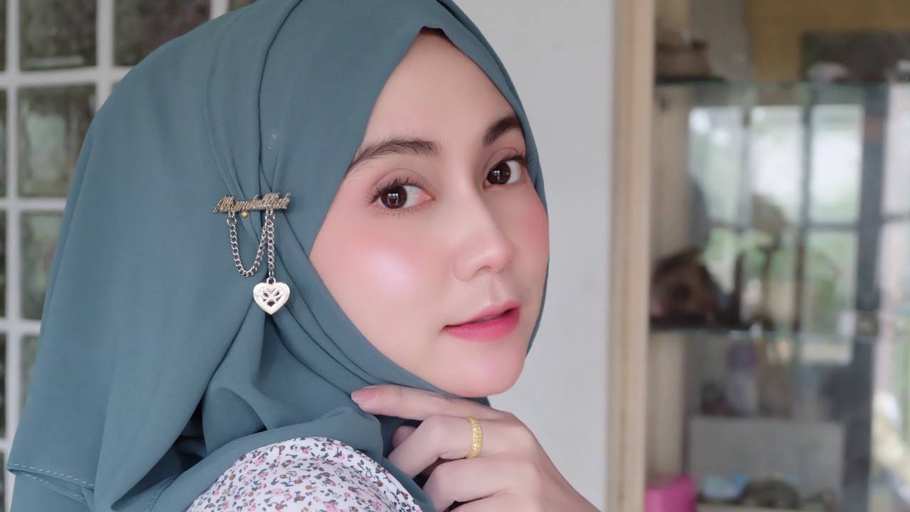 เข็มกลัด Muslimah & Alhamdulillah เข็มกลัด Muslimah & Alhamdulillah