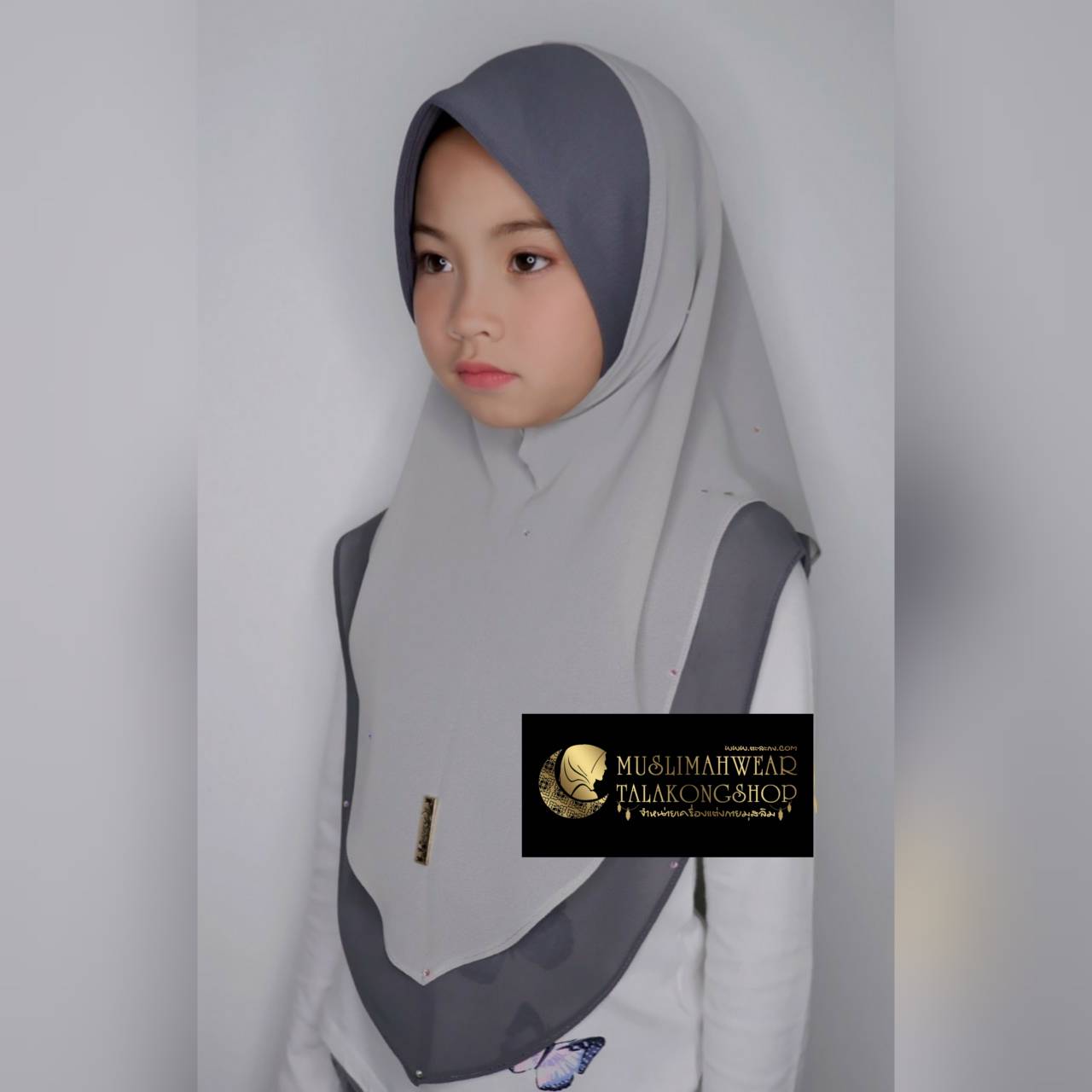 ผ้าคลุมหัวมุสลิม ฮิญาบแบบสวมสำเร็จ ผ้าชีฟองสองชั้น ติดเพชรโปรย Copy Swarovki เรียบๆ สวย ดูดี ทรงหน้าเป๊ะ เนื้อผ้า ชีฟอง2 tone ทรงหน้า Scuba ไซส์ XS ผ้าคลุมหัวมุสลิม ฮิญาบแบบสวมสำเร็จ ผ้าชีฟองสองชั้น ติดเพชรโปรย Copy Swarovki เรียบๆ สวย ดูดี ทรงหน้าเป๊ะ เนื้อผ้า ชีฟอง2 tone ทรงหน้า Scuba ไซส์ XS