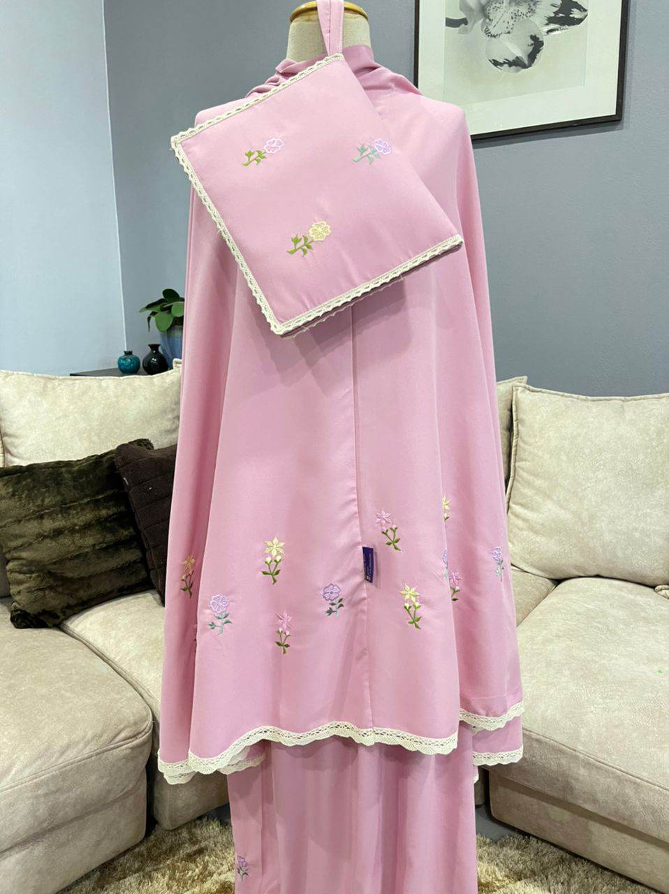 ตะละกงนำเข้ามาเลย์ งานปักลายน่ารัก เนื้อผ้า cotton Primium ขนาดฟรีไซซ์ พร้อมส่ง ตะละกงนำเข้ามาเลย์ งานปักลายน่ารัก เนื้อผ้า cotton Primium ขนาดฟรีไซซ์ พร้อมส่ง