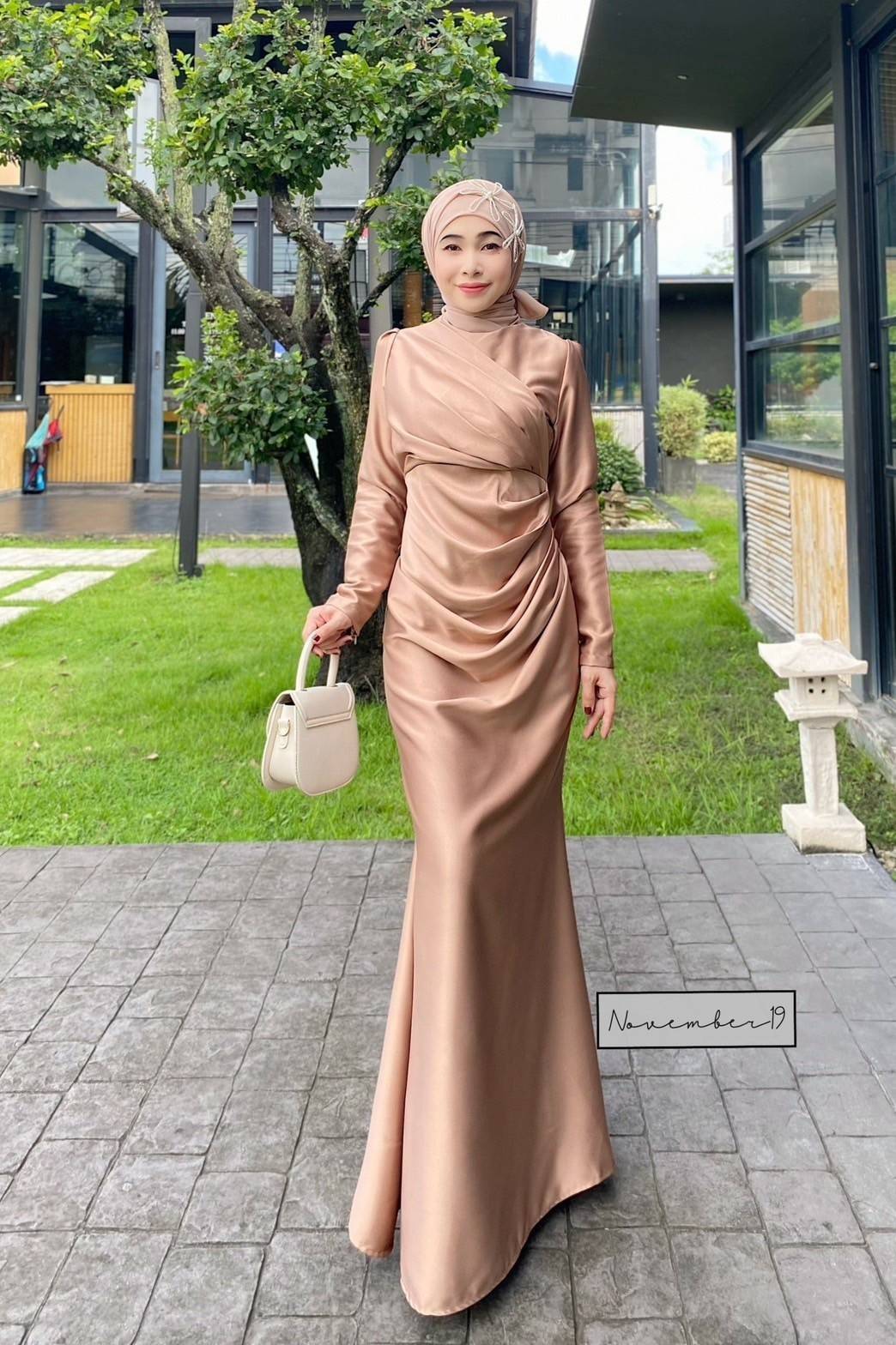 ชุดเดรสออกงาน เดรสยาว รุ่นฮาวา เนื้อผ้าซาร่า ชุดเดรสมุสลิม เดรสใส่ไปงานแต่ง ชุดนิกะห์ ชุดใส่รายอ ชุดเจ้าสาวมุสลิม ชุดเดรสออกงาน เดรสยาว รุ่นฮาวา เนื้อผ้าซาร่า ชุดเดรสมุสลิม เดรสใส่ไปงานแต่ง ชุดนิกะห์ ชุดใส่รายอ ชุดเจ้าสาวมุสลิม