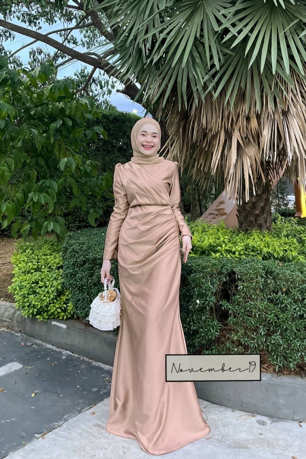 ชุดเดรสออกงาน เดรสยาว รุ่นฮาวา เนื้อผ้าซาร่า ชุดเดรสมุสลิม เดรสใส่ไปงานแต่ง ชุดนิกะห์ ชุดใส่รายอ ชุดเจ้าสาวมุสลิม ชุดเดรสออกงาน เดรสยาว รุ่นฮาวา เนื้อผ้าซาร่า ชุดเดรสมุสลิม เดรสใส่ไปงานแต่ง ชุดนิกะห์ ชุดใส่รายอ ชุดเจ้าสาวมุสลิม