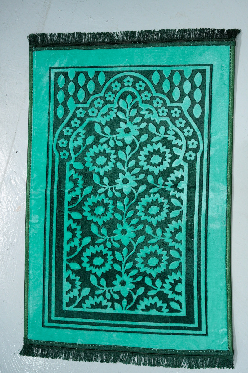 ผ้าปูละหมาดนำเข้าพรีเมี่ยม พรมละหมาดสำหรับมุสลิม ขนาด81x120cm