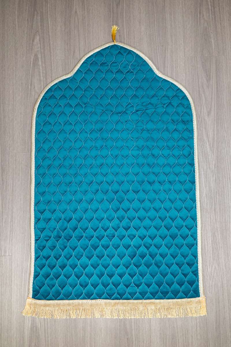 ผ้าปูละหมาด พรมละหมาดสำหรับอิสลาม เสื่อลองละหมาด งานนำเข้าเนื้อผ้านิ่ม ขนาด68x107cm พร้อมส่ง