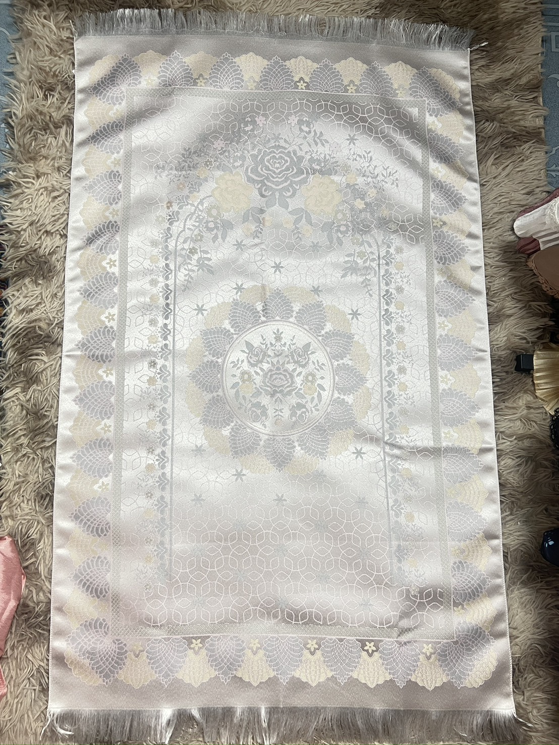 ซื้อ1 ได้ 3 พรมปูละหมาด ผ้าละหมาดพกพา ขนาด70x110cmพร้อมส่ง  มีกระเป๋าสำหรับพกพาและตัสเปี๊ยะ