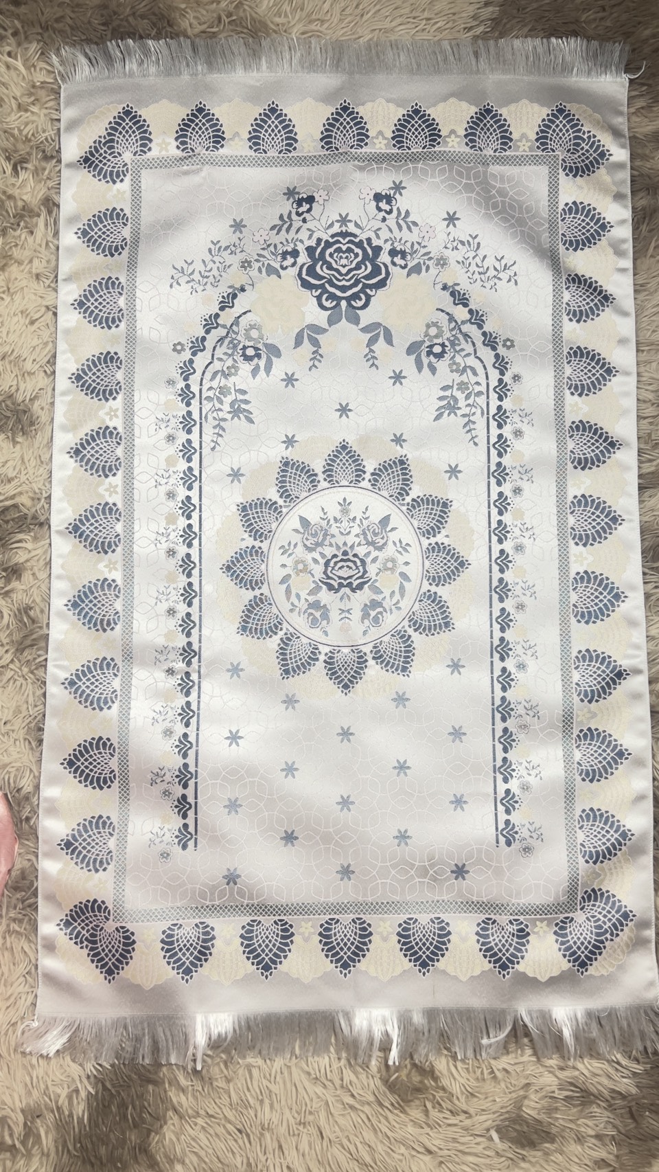 ซื้อ1 ได้ 3 พรมปูละหมาด ผ้าละหมาดพกพา ขนาด70x110cmพร้อมส่ง  มีกระเป๋าสำหรับพกพาและตัสเปี๊ยะ