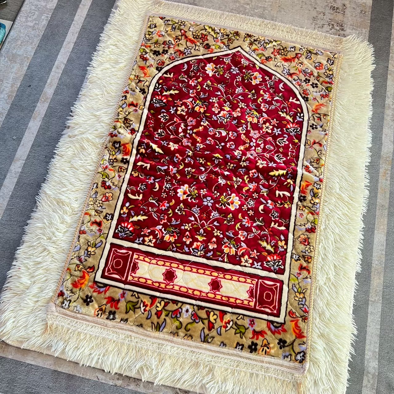 พรมปูละหมาดหนานุ่ม ผ้าปูละหมาดหนานุ่ม 299 ส่งฟรี มีปลายทาง