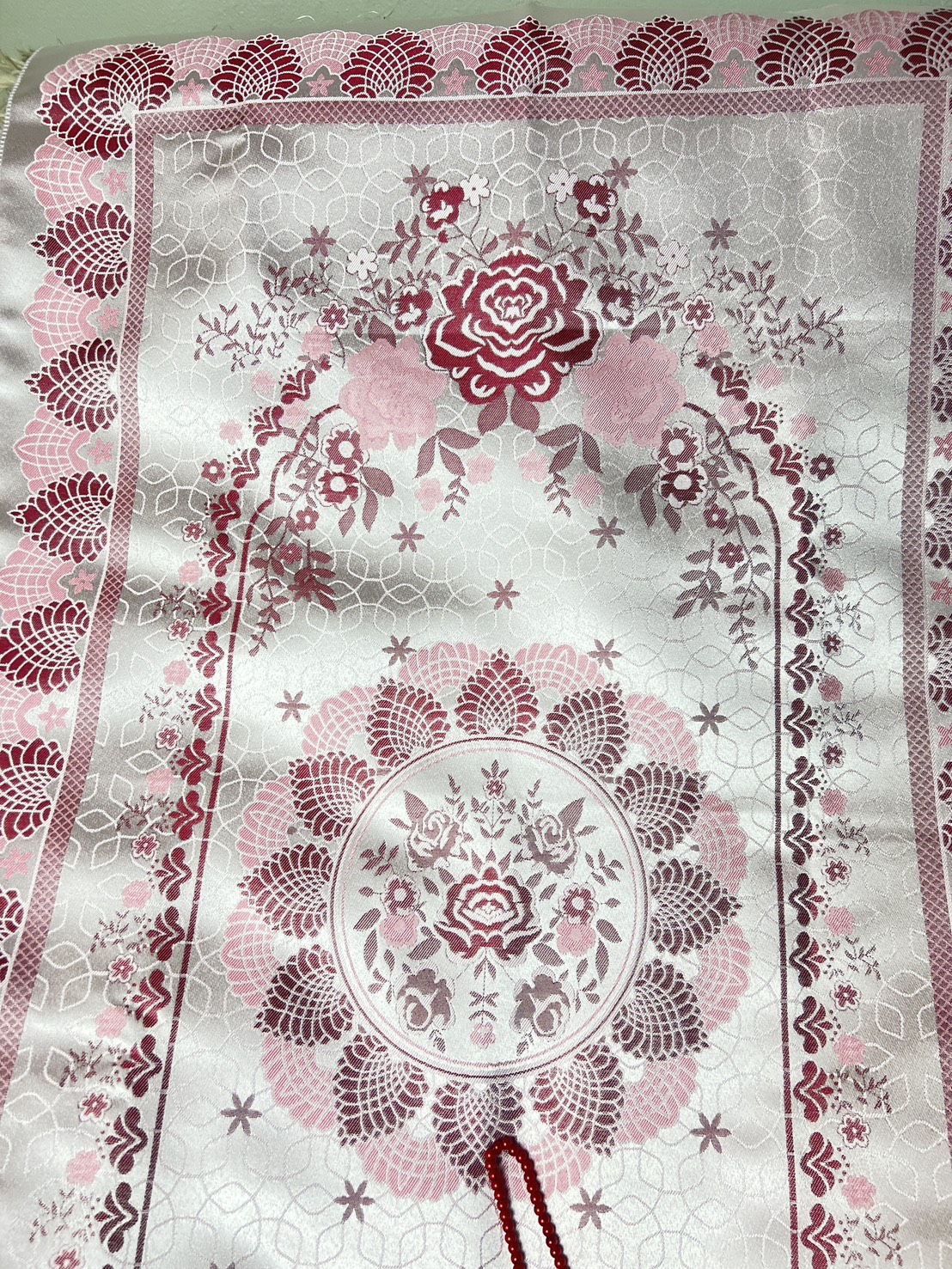 ผ้าปูละหมาดพกพาพร้อมส่ง sajadahtravel ซื้อ1 ได้ 3 พรมปูละหมาด ผ้าละหมาดพกพา ขนาด70x110cmพร้อมส่ง  มีกระเป๋าสำหรับพกพาและตัสเปี๊ยะ