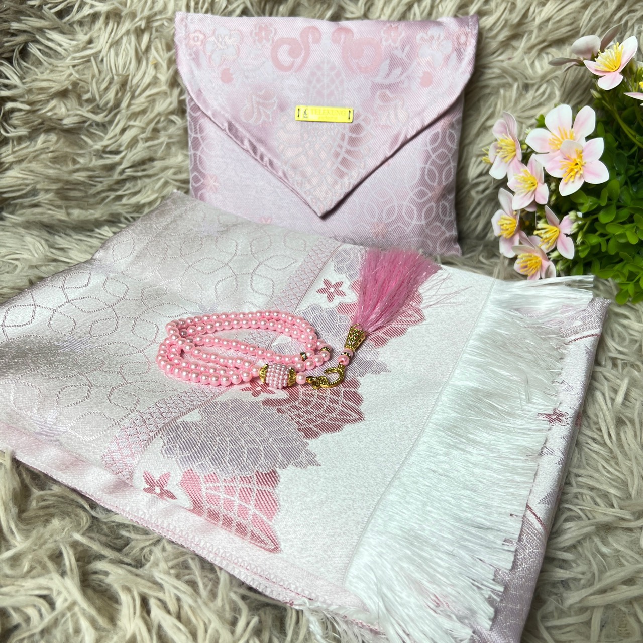 ผ้าปูละหมาดพกพาพร้อมส่ง sajadahtravel ซื้อ1 ได้ 3 พรมปูละหมาด ผ้าละหมาดพกพา ขนาด70x110cmพร้อมส่ง  มีกระเป๋าสำหรับพกพาและตัสเปี๊ยะ