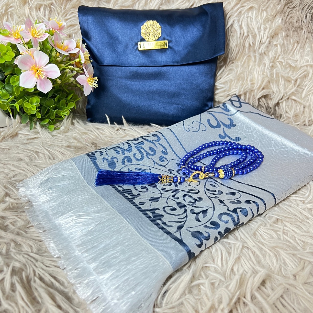 ผ้าปูละหมาดพกพาพร้อมส่ง sajadahtravel ซื้อ1 ได้ 3 พรมปูละหมาด ผ้าละหมาดพกพา ขนาด70x110cmพร้อมส่ง  มีกระเป๋าสำหรับพกพาและตัสเปี๊ยะ